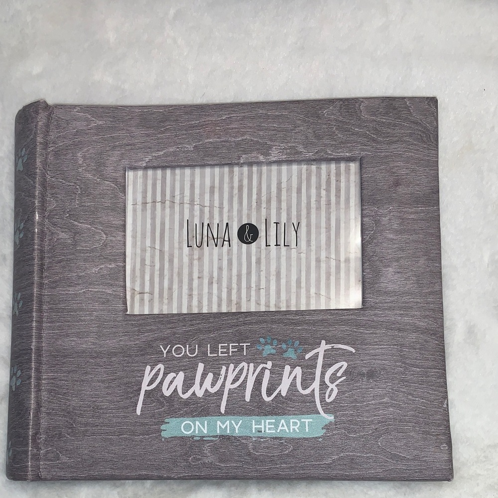 🌺 Gray Pet Photo Album
